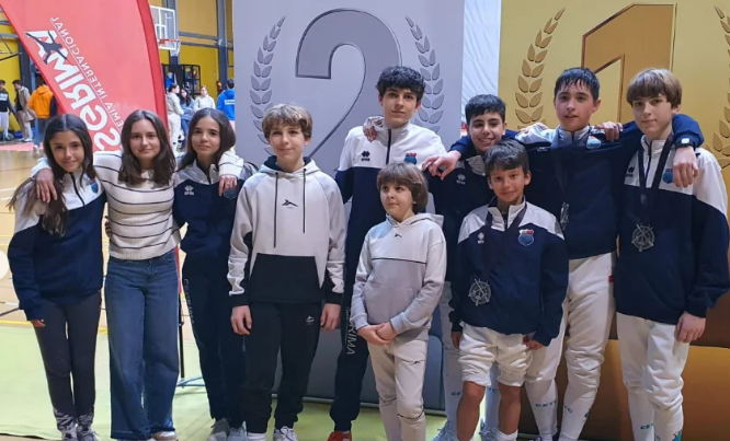 Subcampeones de Madrid: Teresa y Ariel del M-11 y el equipo masculino de M-15