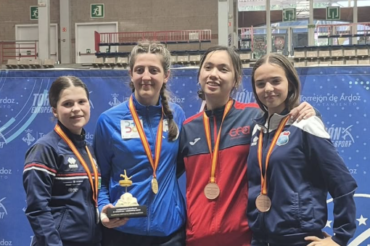 Elena Quintano Mayor conquista la medalla de bronce en espada femenina individual en el Campeonato de España M15